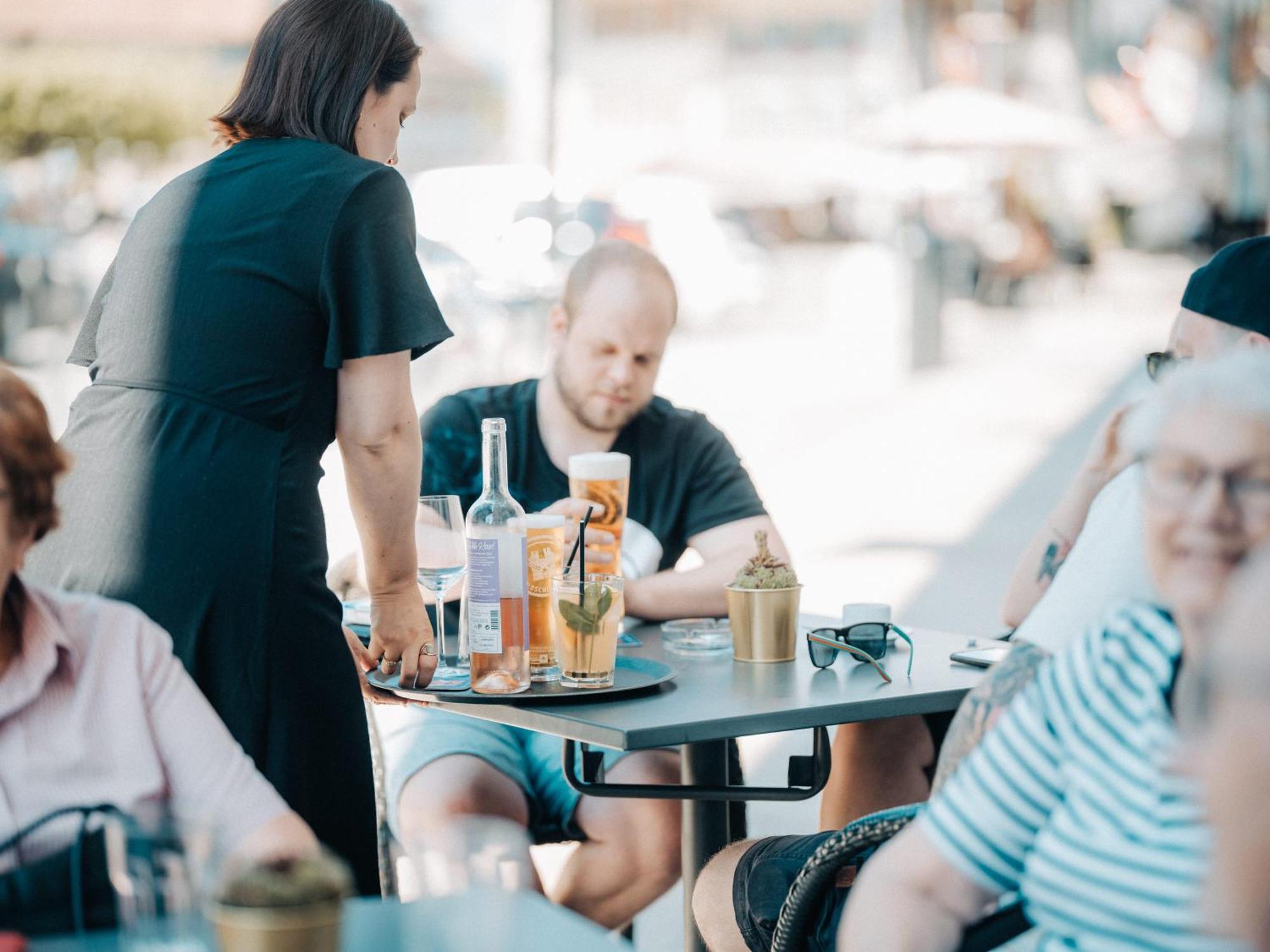 Hotel Restaurant Krone Aarberg ภายนอก รูปภาพ