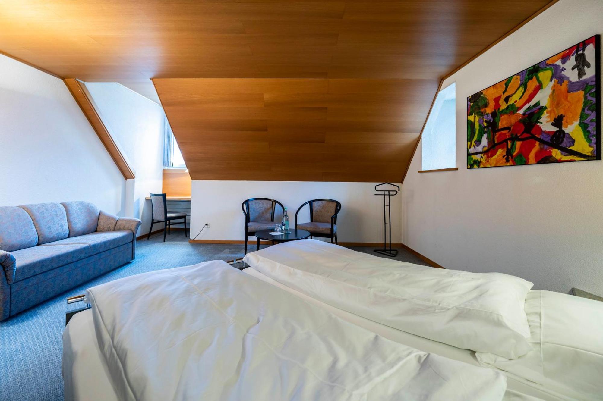 Hotel Restaurant Krone Aarberg ภายนอก รูปภาพ