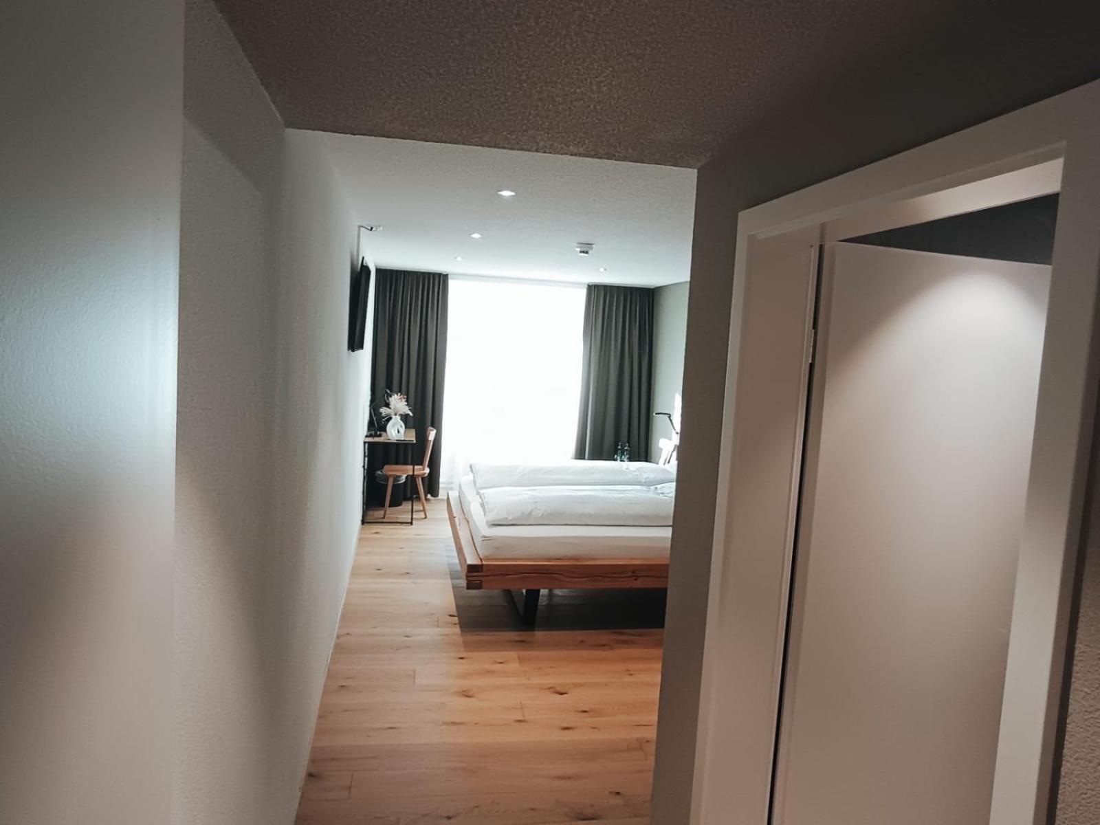 Hotel Restaurant Krone Aarberg ภายนอก รูปภาพ