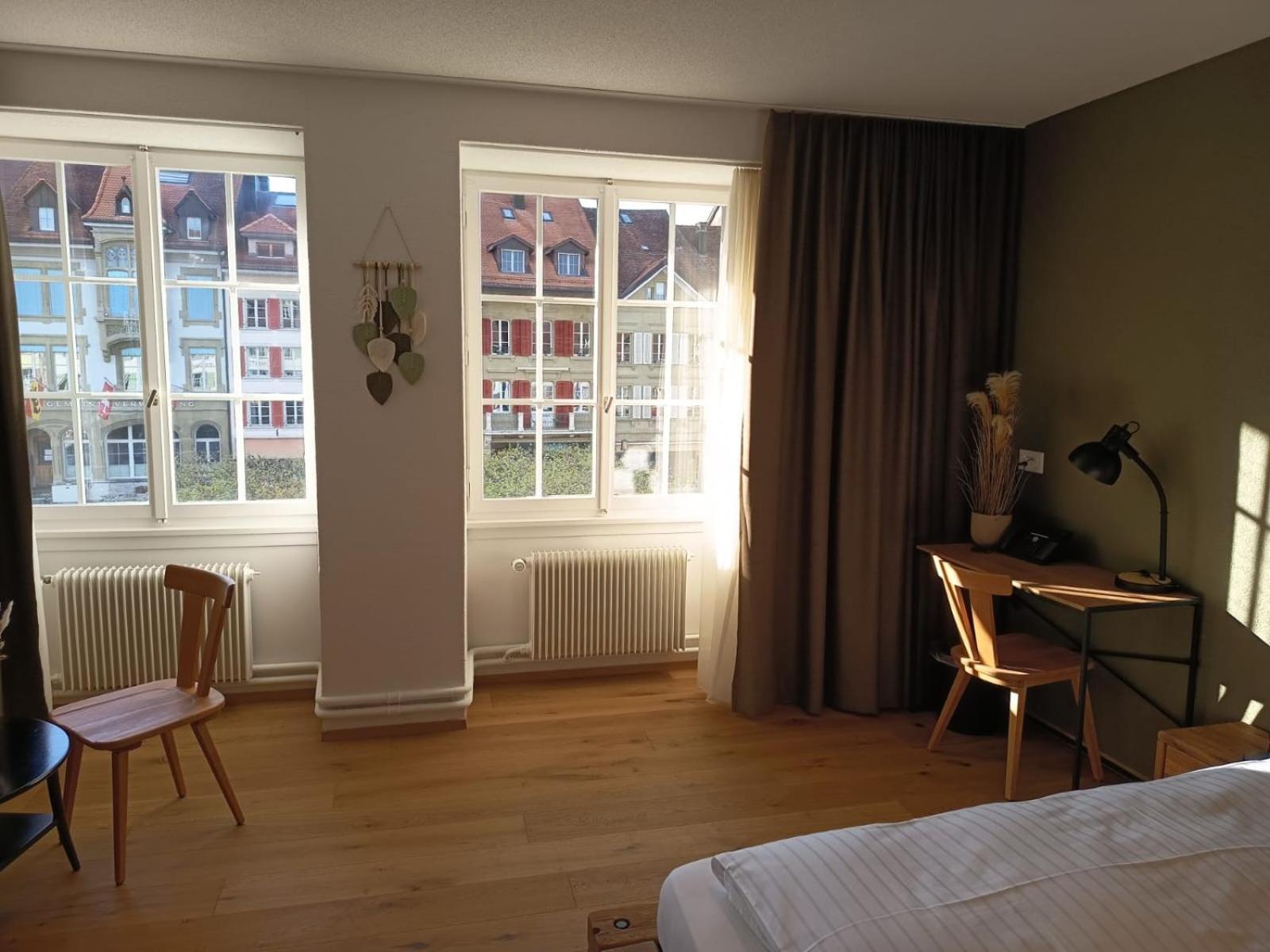 Hotel Restaurant Krone Aarberg ภายนอก รูปภาพ