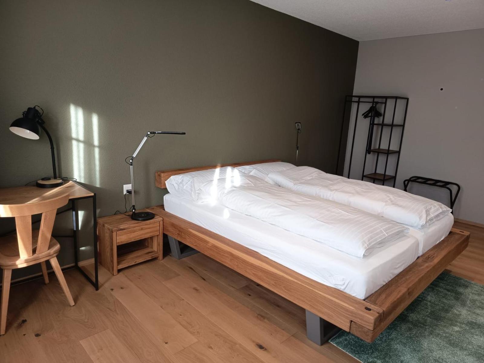 Hotel Restaurant Krone Aarberg ภายนอก รูปภาพ
