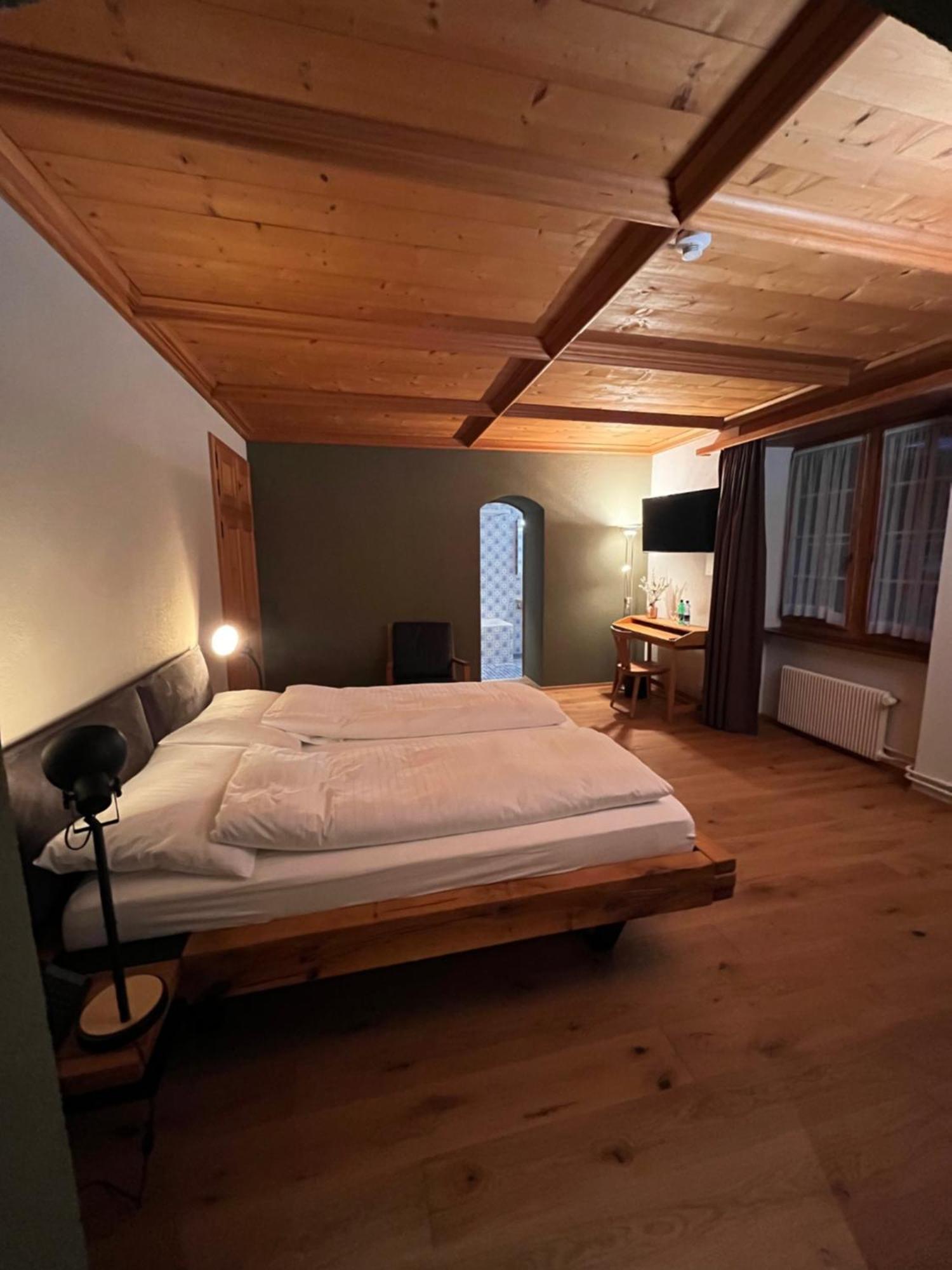 Hotel Restaurant Krone Aarberg ภายนอก รูปภาพ
