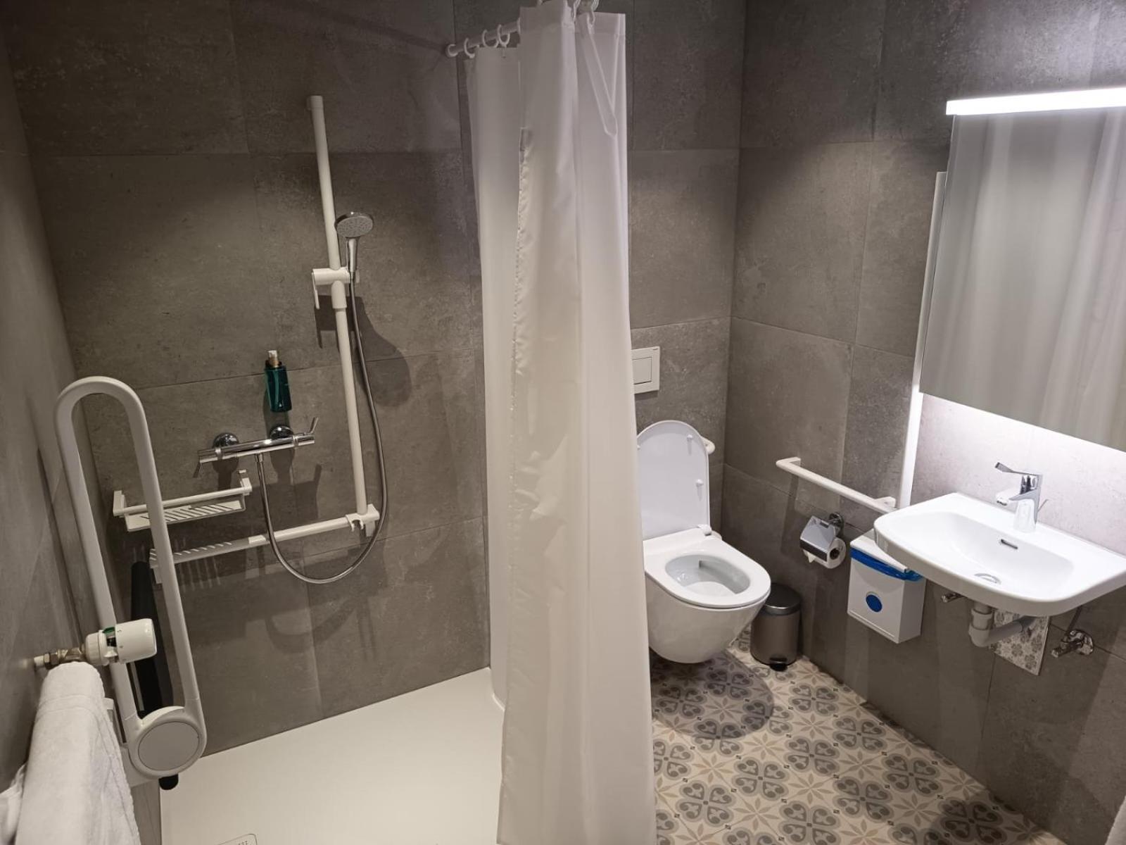 Hotel Restaurant Krone Aarberg ภายนอก รูปภาพ